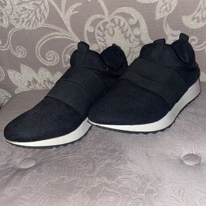 Steve Madden Slip On Sneakers ❤️